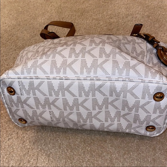 Michael Kors Jet Set Medium bag - Picture 2 of 6